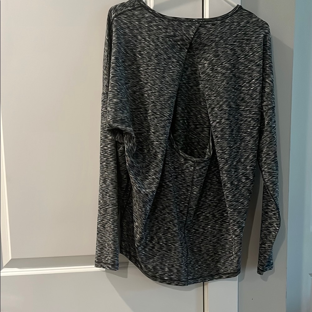 Lululemon top